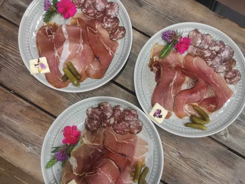 Bar Restaurant Les Follys_Saint-Jean-d'Aulps_slider_image_3