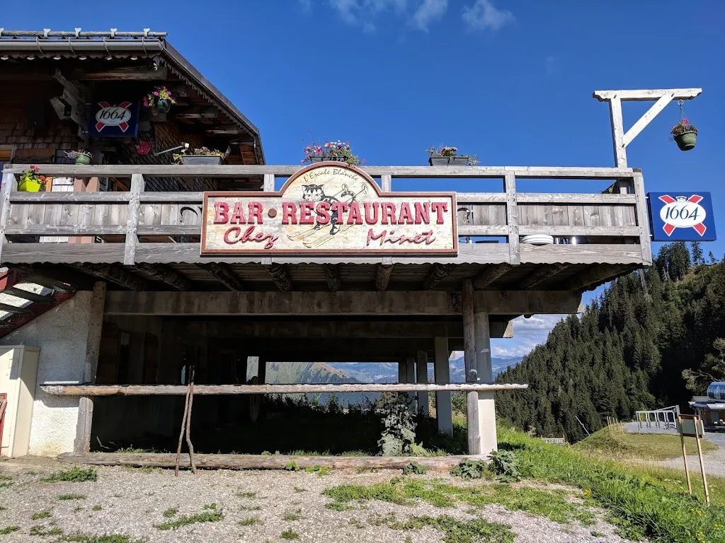 Agnese Brennan_L'Escale Blanche_Saint-Jean-d'Aulps_review