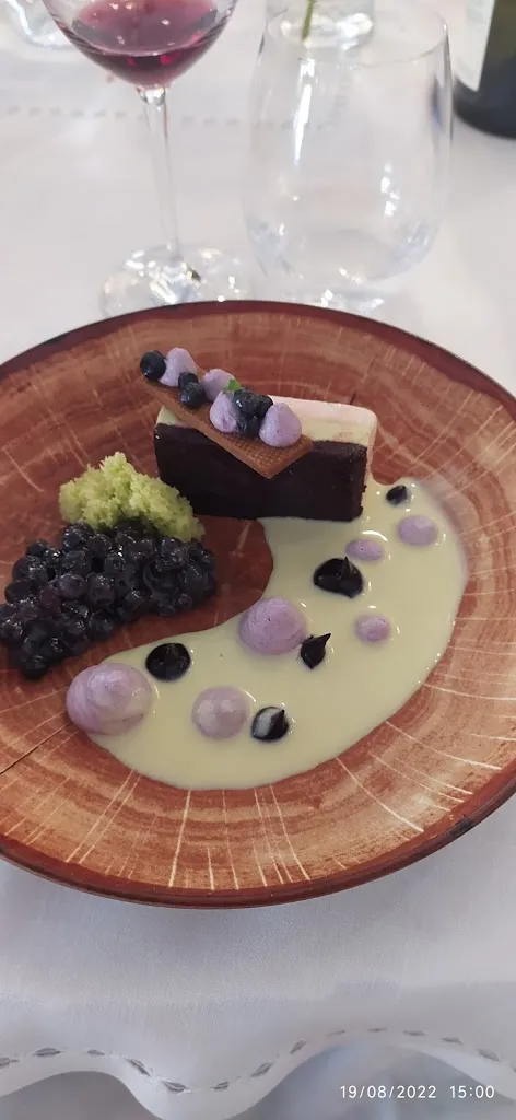 Martine HERNANDEZ_Maison vidal_Saint-Julien-Chapteuil_recensione