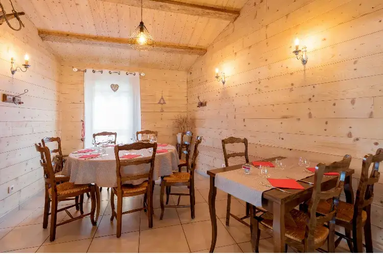 l’Estaminet_Saint-Julien-Chapteuil_slider_image_1