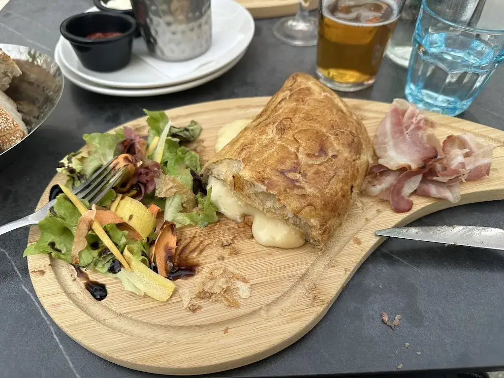 Damien B_brasserie - cave à vins - les 2 bouchons_Saint-Jean-de-Sixt_review