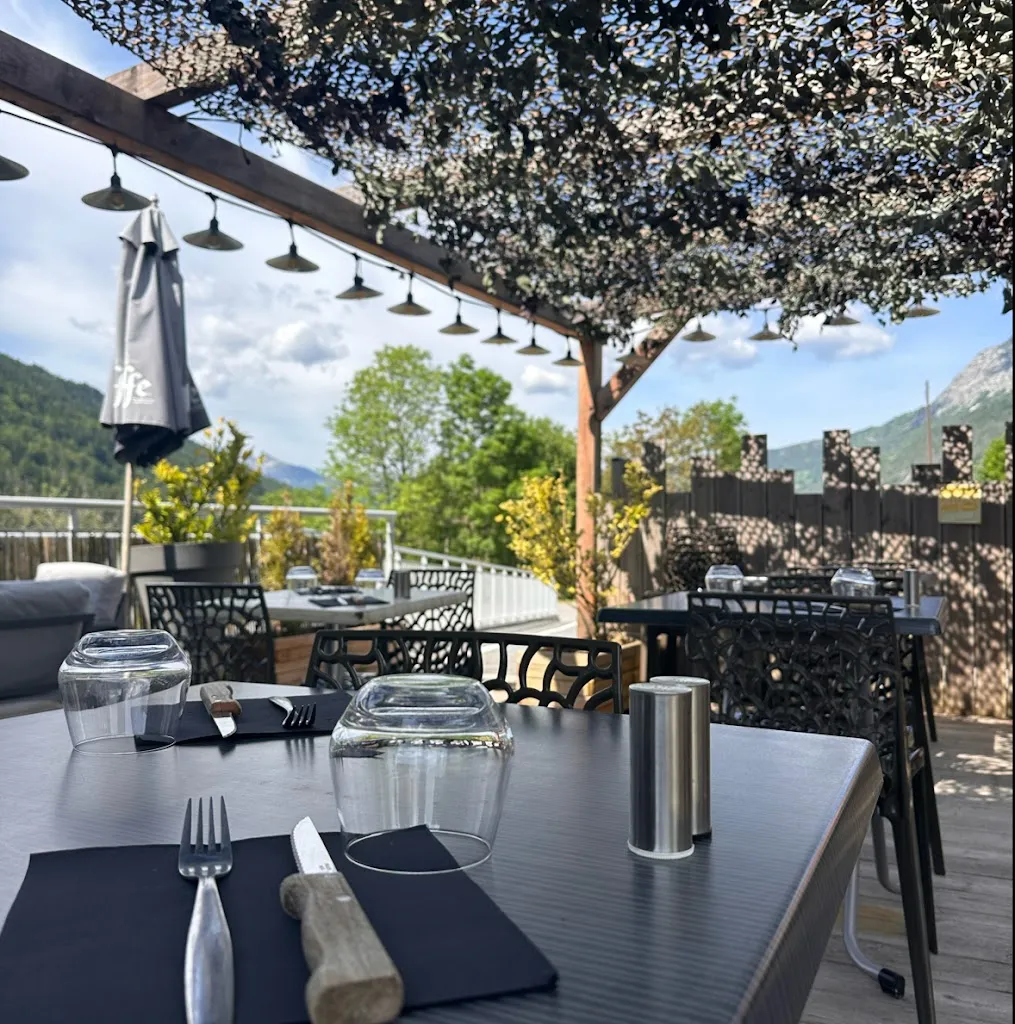 L'Escapade Restaurant_Saint-Jean-de-Sixt_slider_image_1