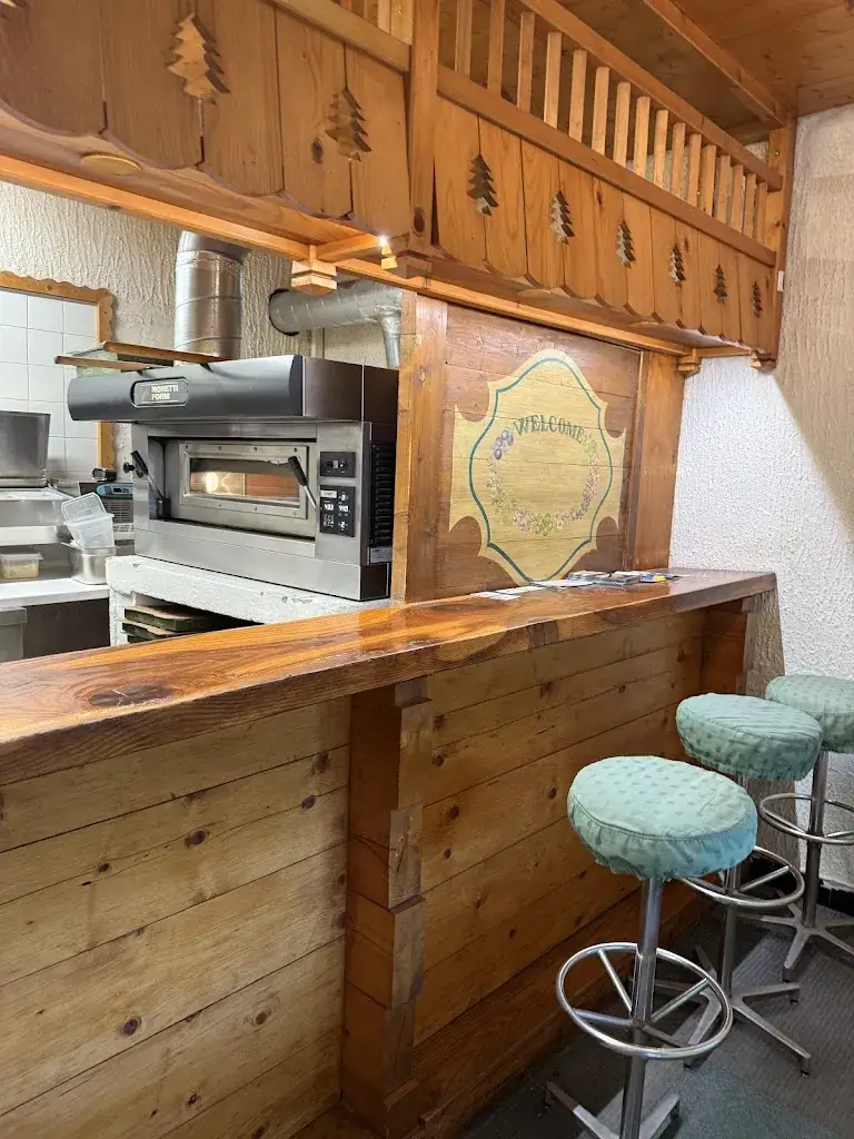 Pizza Pietro_Saint-Jean-de-Sixt_slider_image_1