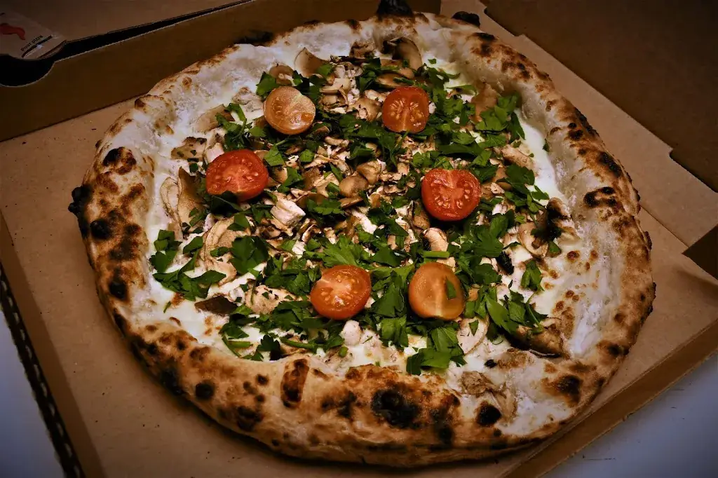 Pizza Pietro_Saint-Jean-de-Sixt_slider_image_2