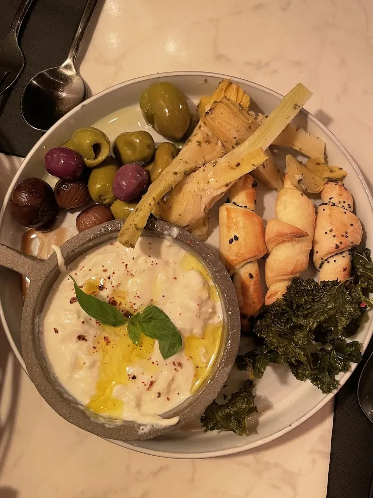 Sydney Martinie_lucia_Saint-Jean-de-Sixt_review