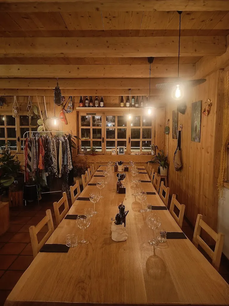 lucia restaurant in Saint-Jean-de-Sixt