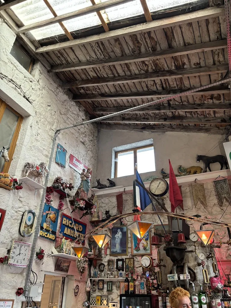 Samedi bar Restaurant in Saint-Julien-Molin-Molette