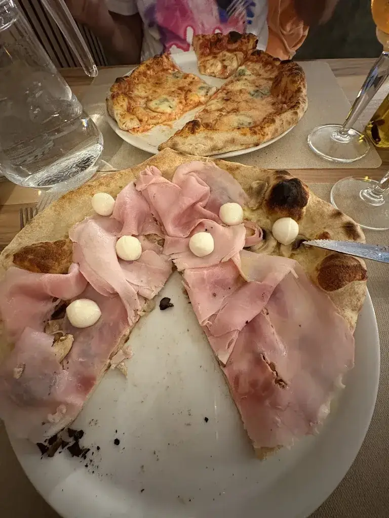 Restaurant - Pizzeria MANGIO PIZZA_Saint-Jeoire_slider_image_2