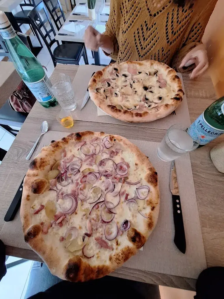 Restaurant - Pizzeria MANGIO PIZZA_Saint-Jeoire_slider_image_3