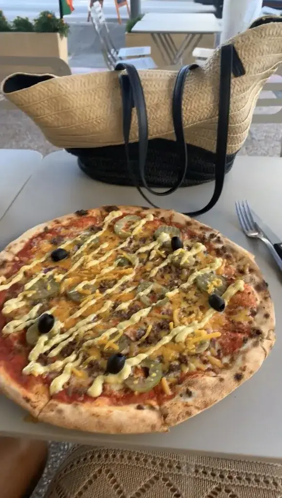 Nassima Sedraoui_Pizzamax_Saint-Jorioz_review