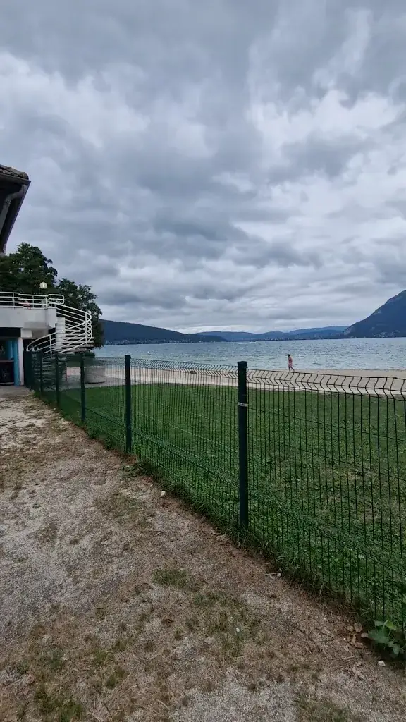 Lance Williams_Restaurant de la Plage de Saint Jorioz - Chez Nous à la Plage_Saint-Jorioz_recensione