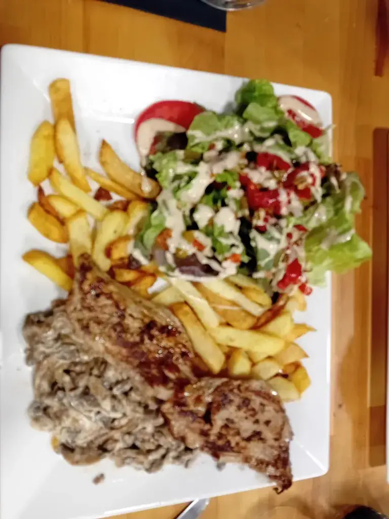 Menü_Le QG Restaurant_Saint-Just-Malmont_Bild_8