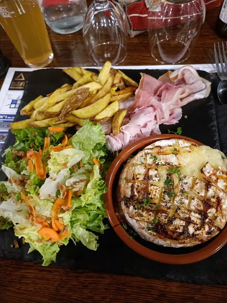 jennifer jarry_AUX 2 ANCRES_Saint-Just-Saint-Rambert_review