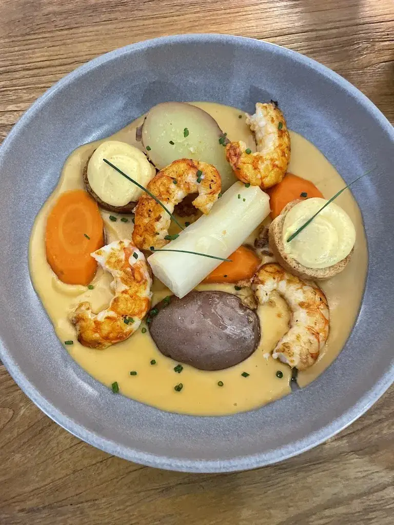 Margot Rouxel_La Récréation_Saint-Laurent-de-Mure_review