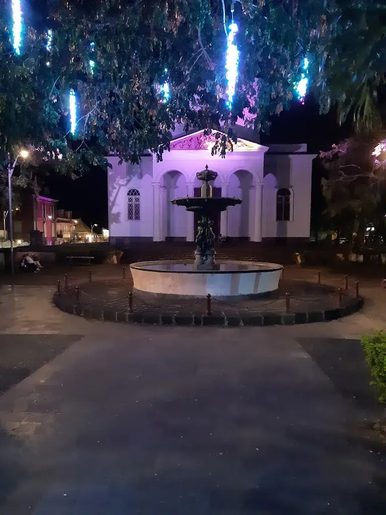 Kim Bar Resto_Saint-Laurent-de-Mure_slider_image_3