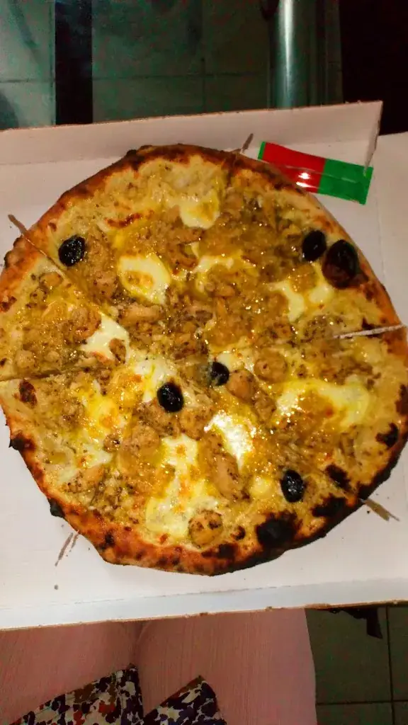Isabelle Bovis_Pizza de JP et Lolo_Saint-Laurent-de-Mure_review