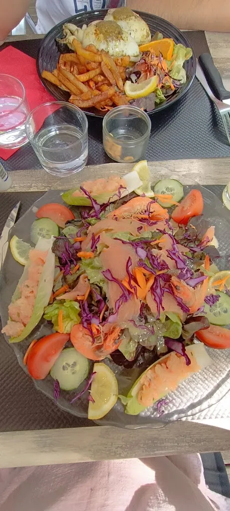 A. C. Informatique Le Goff Pascale_La guinguette du pirate_Saint-Just-d'Ardèche_recensione