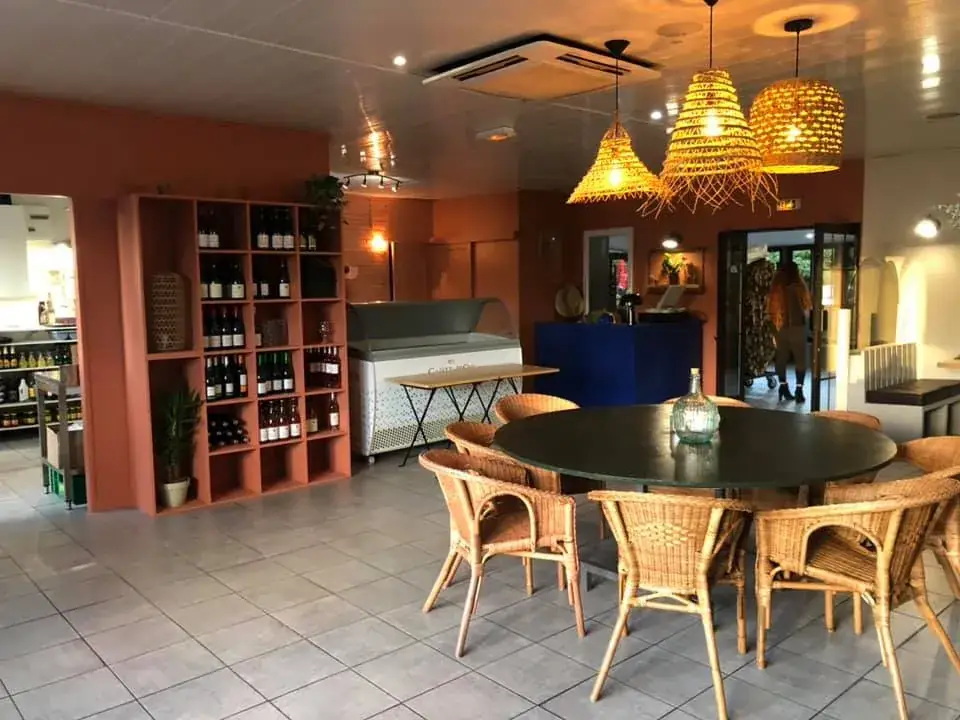 La Bonne Excuse au Pont Cassé restaurant in Saint-Just-d'Ardèche