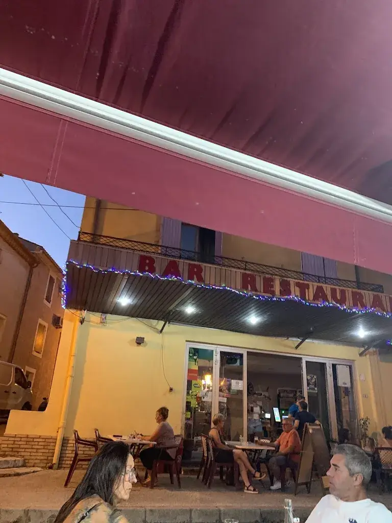 Alex Lawson_HOTEL RESTAURANT DE LA TOUR_Saint-Just-d'Ardèche_recensione