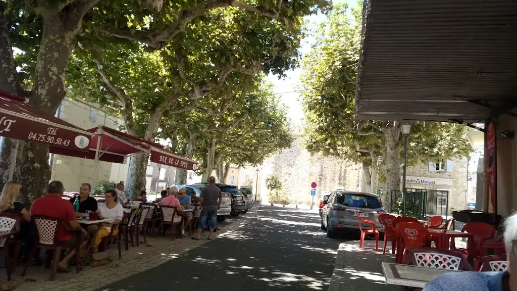 v wright_HOTEL RESTAURANT DE LA TOUR_Saint-Just-d'Ardèche_recensione