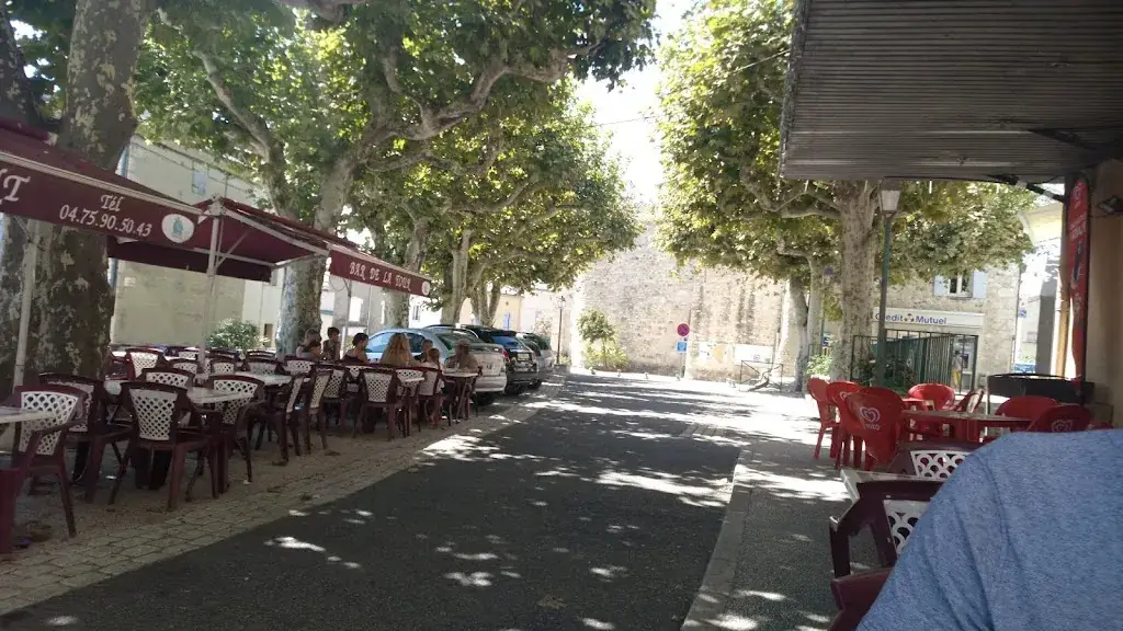 HOTEL RESTAURANT DE LA TOUR restaurant in Saint-Just-d'Ardèche