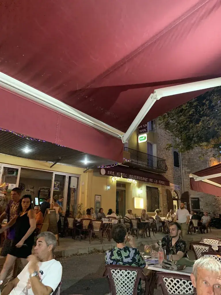 HOTEL RESTAURANT DE LA TOUR_Saint-Just-d'Ardèche_slider_image_3