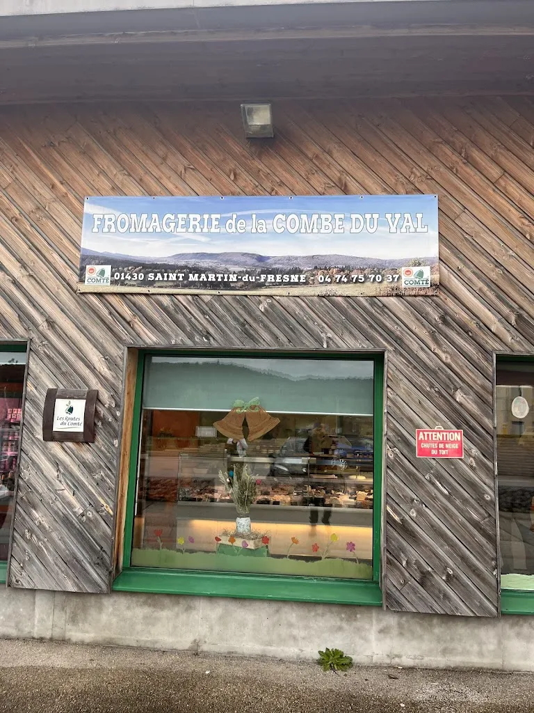 CHEESE LA COMBE DU VAL Restaurant in Saint-Martin-du-Frêne