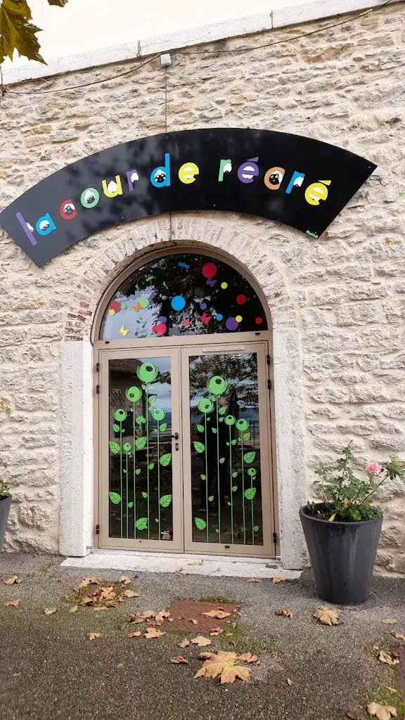 La Cour de Récré_Saint-Martin-du-Mont_slider_image_1