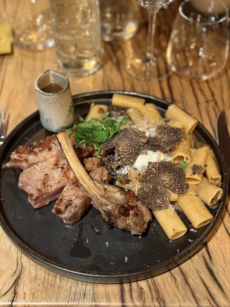 Au Tore_Belleville_slider_image_3