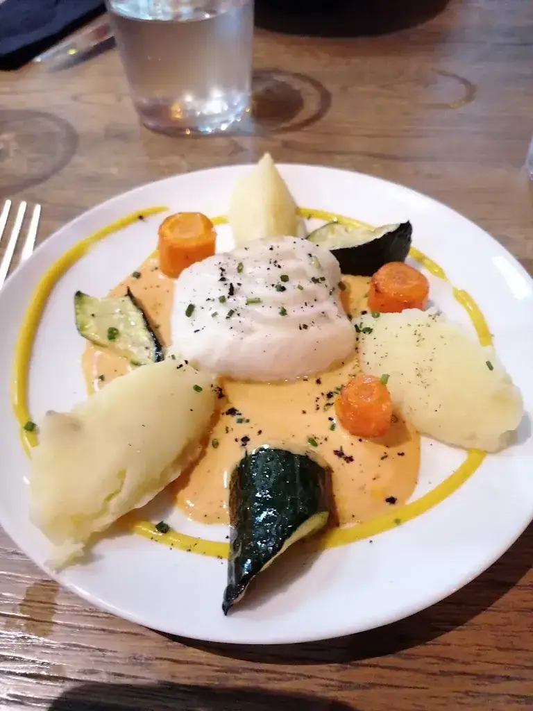 florent dappelo_Esprit Latin_Aubière_review