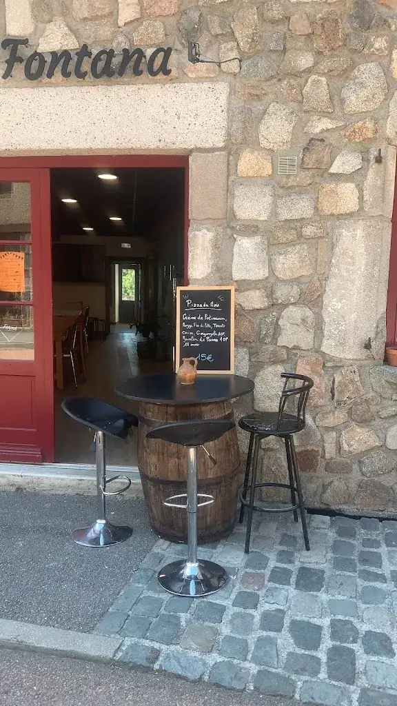 Pizzeria La Fontana Saint just en chevalet restaurant à Saint-Just-en-Chevalet