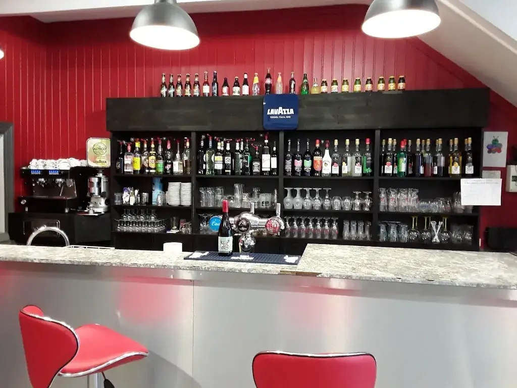 Bar de la place_Saint-Martin-de-Valamas_slider_image_3