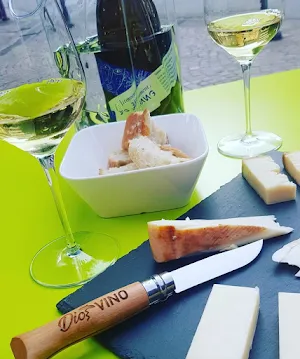 DiotVino - Caviste - Bar à Vins restaurant in Saint-Jean-de-Maurienne
