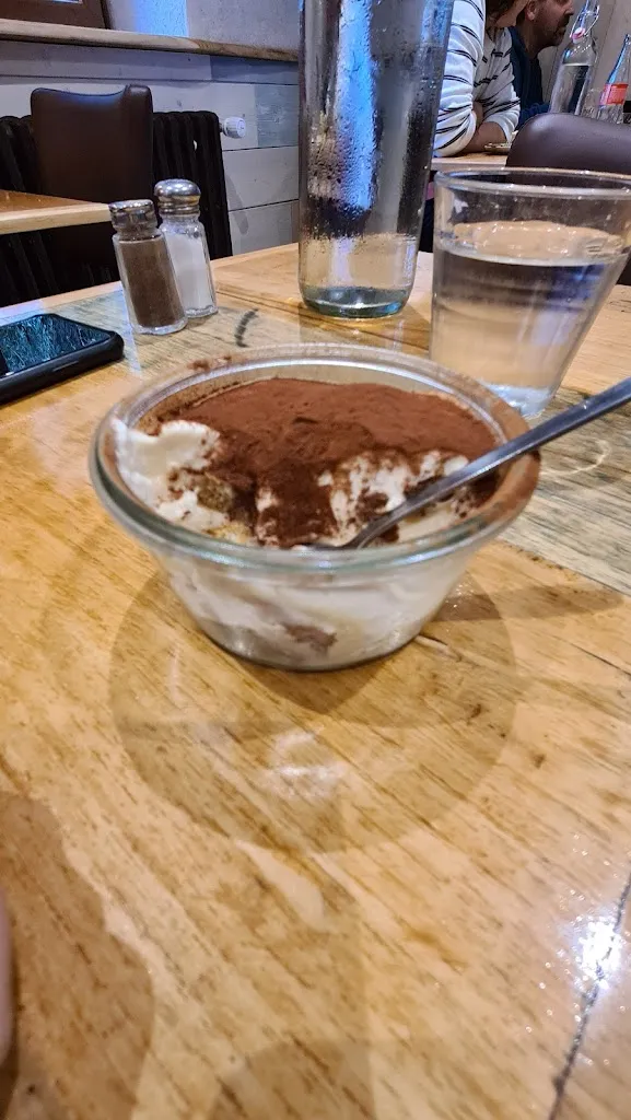 Laurent Serrault_L' entre-temps_Ayse_review