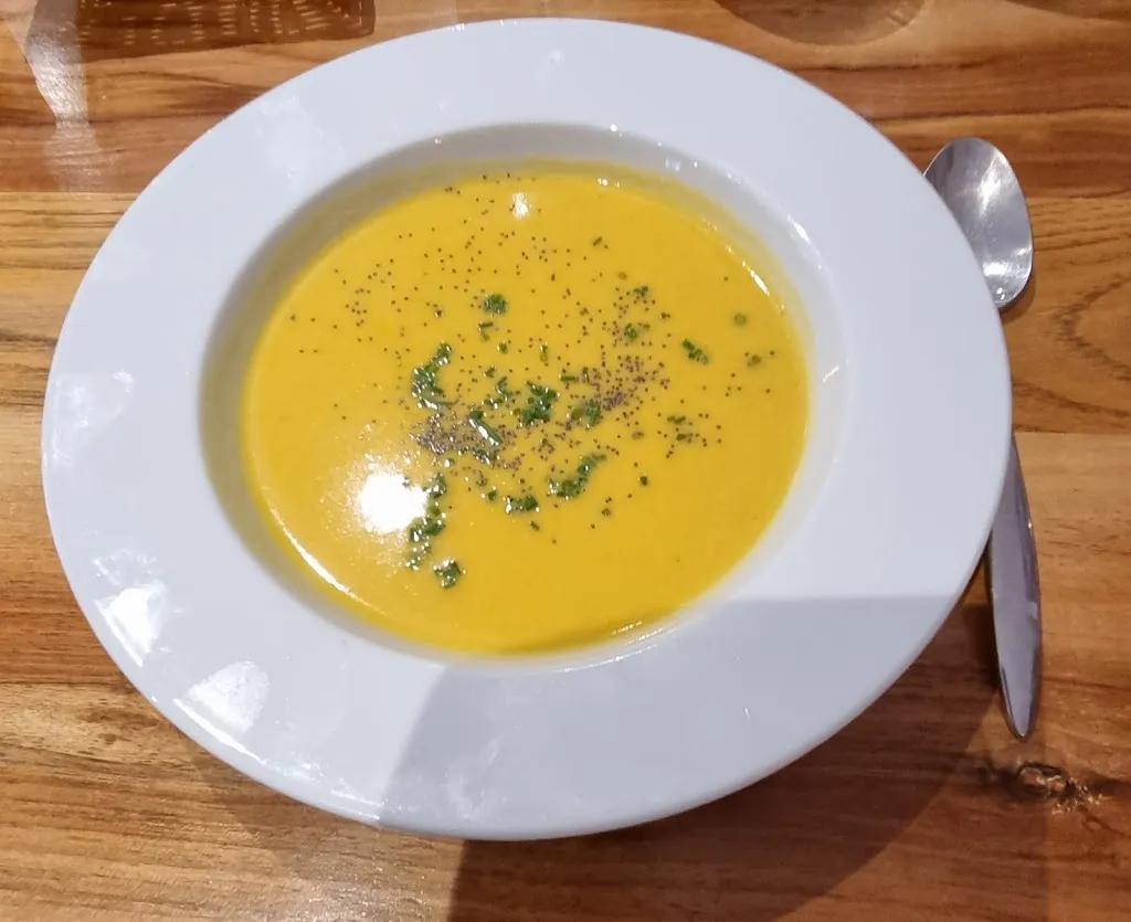 Robert M_L' entre-temps_Ayse_review