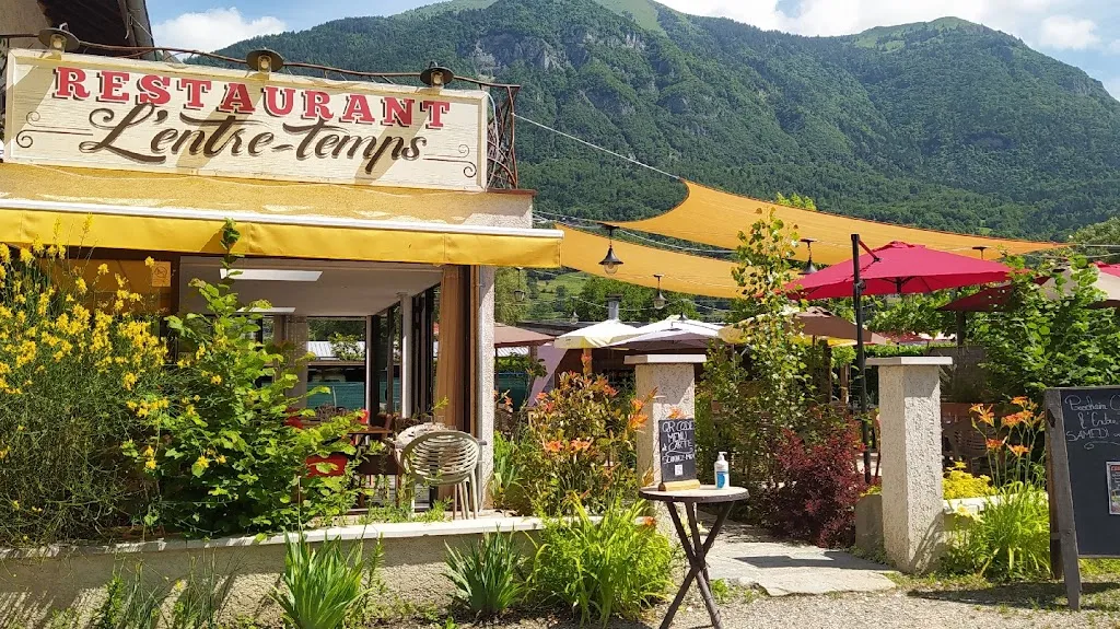 L' entre-temps_Ayse_slider_image_1