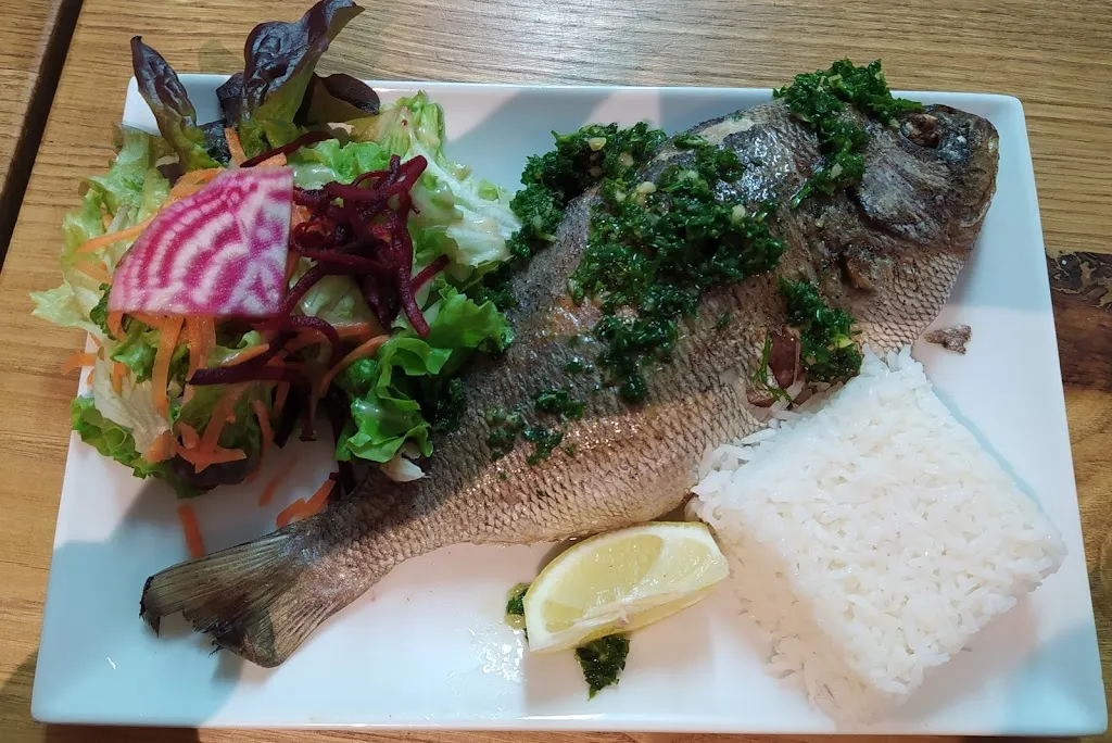 L' entre-temps_Ayse_slider_image_2