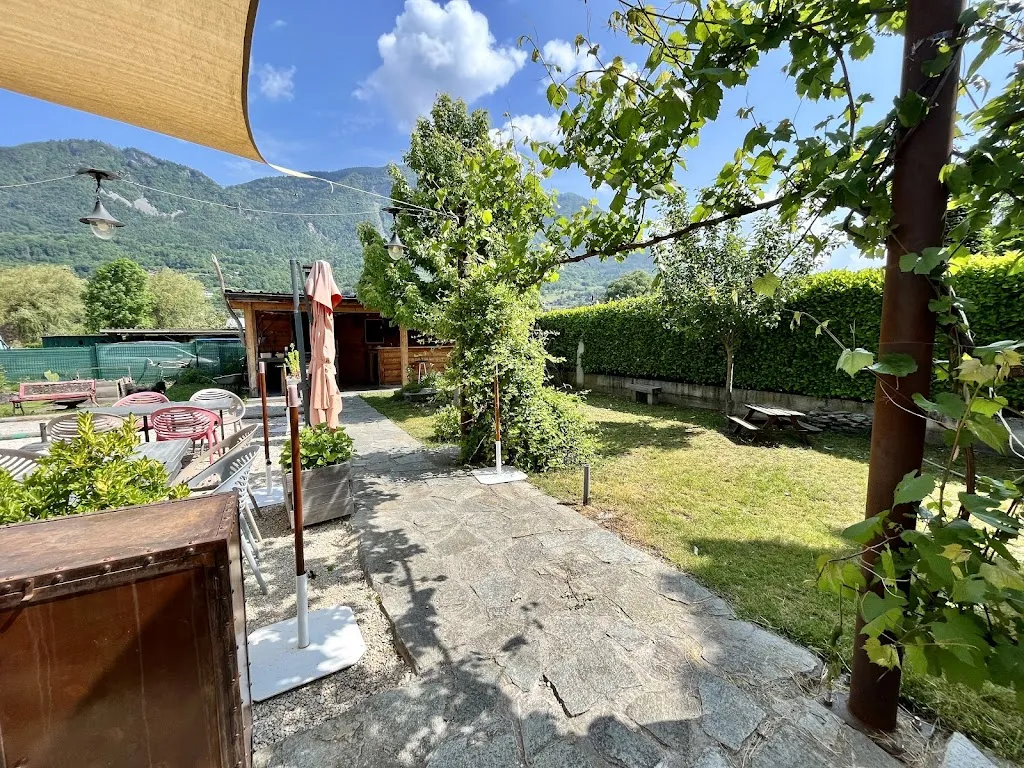 L' entre-temps_Ayse_slider_image_3