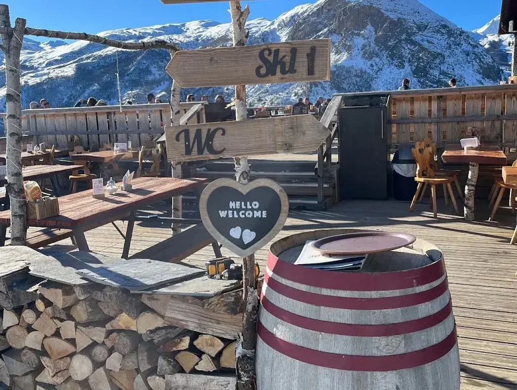 Restaurant La Loy_Belleville_slider_image_1