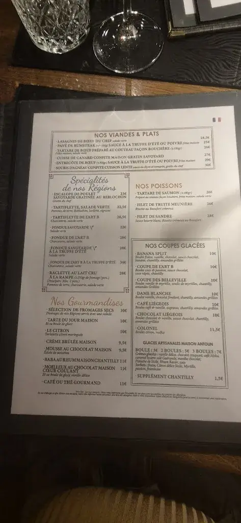 Milene Glória_L'Art B_Belleville_review