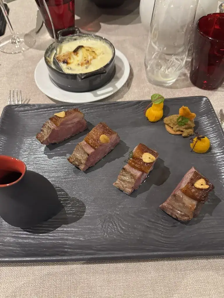 James Ellis_L'Etoile des Neiges_Belleville_review