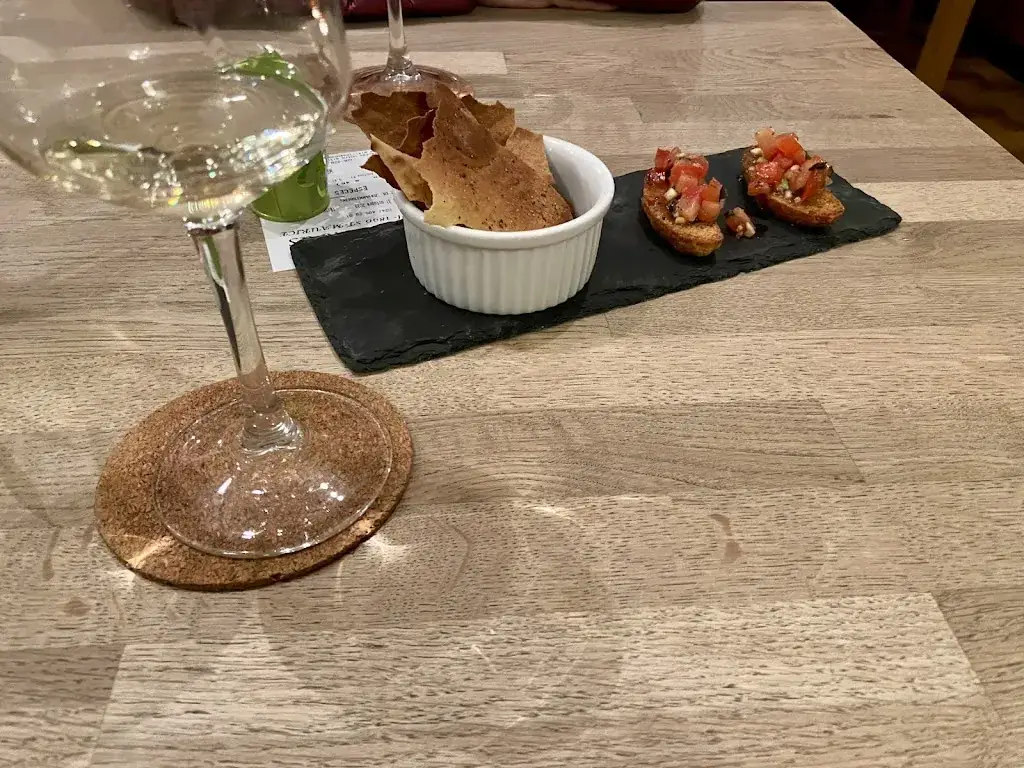 rchrista_L'Ecu du Valais_Saint-Maurice_review