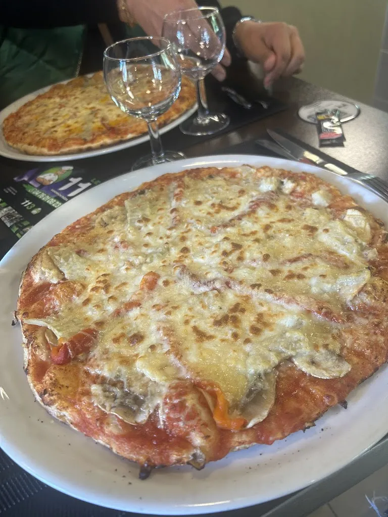 May S B_Restaurant pizzeria l'horloge_Saint-Martin-le-Vinoux_review