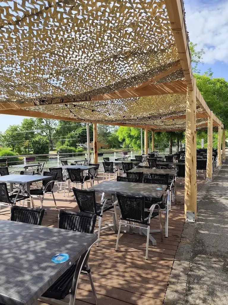 Le Bouillon - Brasserie des Eaux Vives restaurant in Saint-Pierre-de-Bœuf