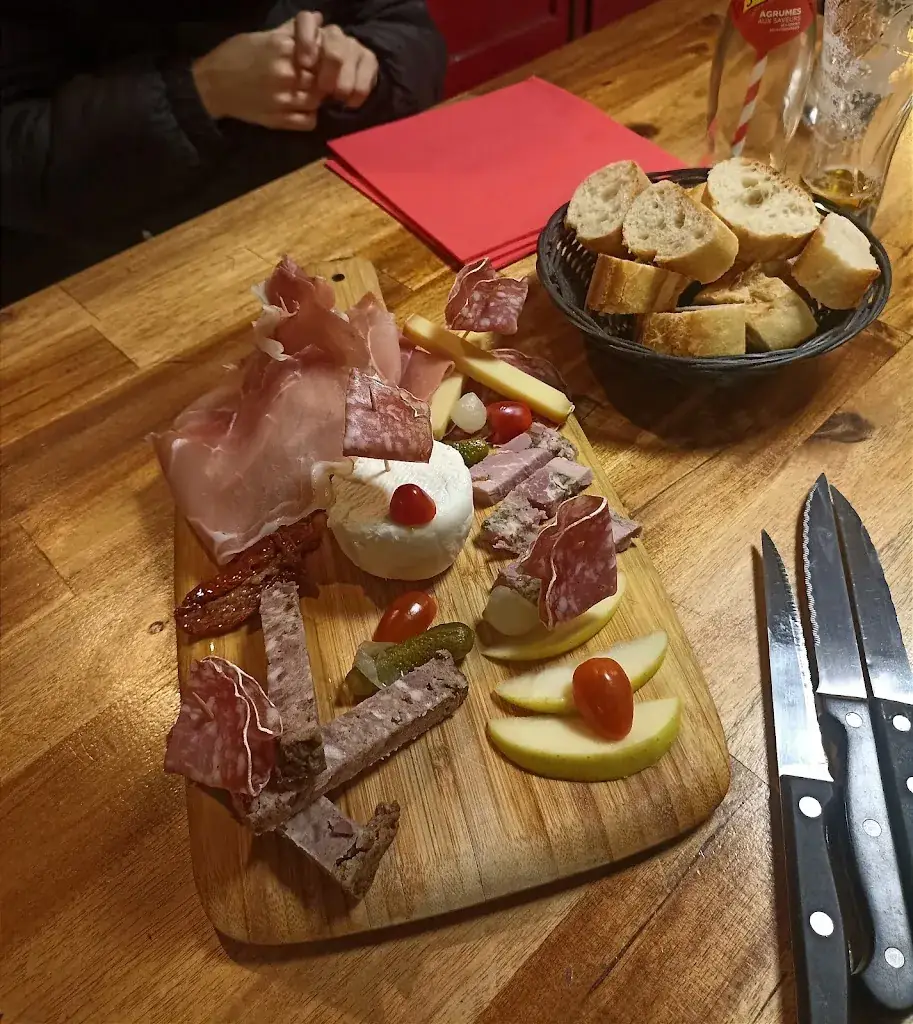 Stéphanie Chardon_Bar Le 86_Saint-Pierre-de-Bœuf_review