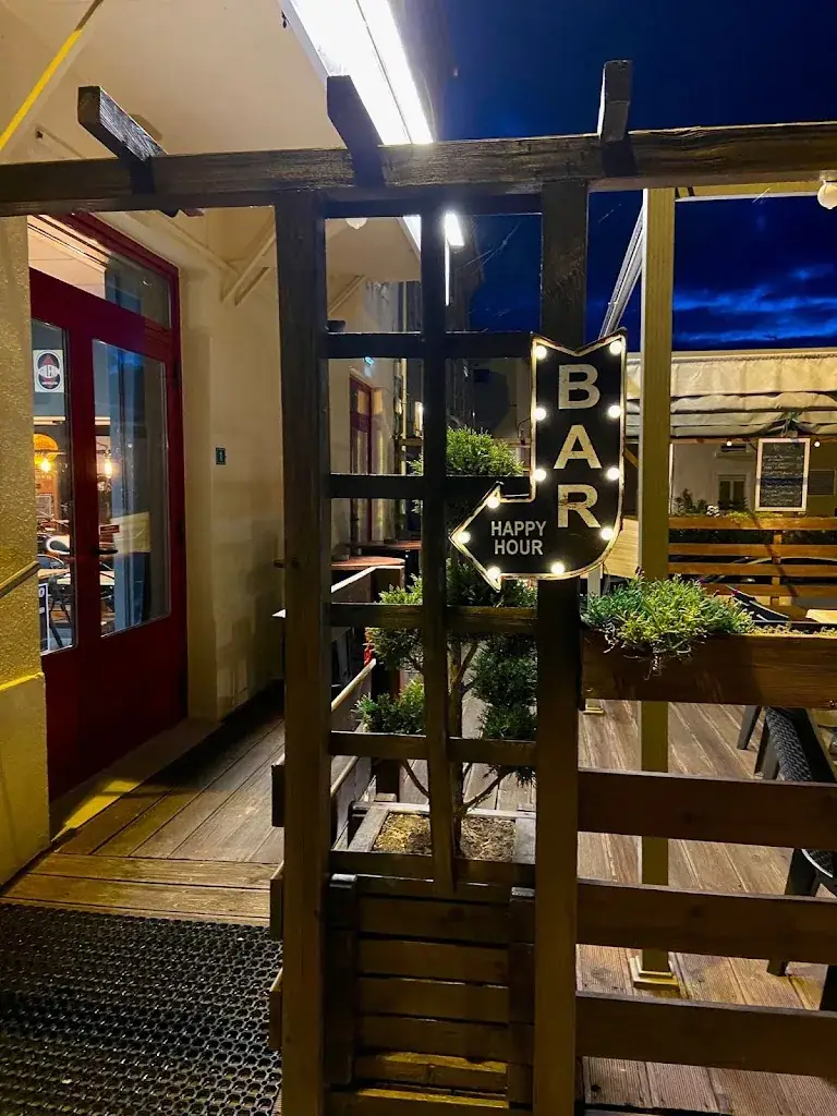 Bar Le 86 restaurant in Saint-Pierre-de-Bœuf