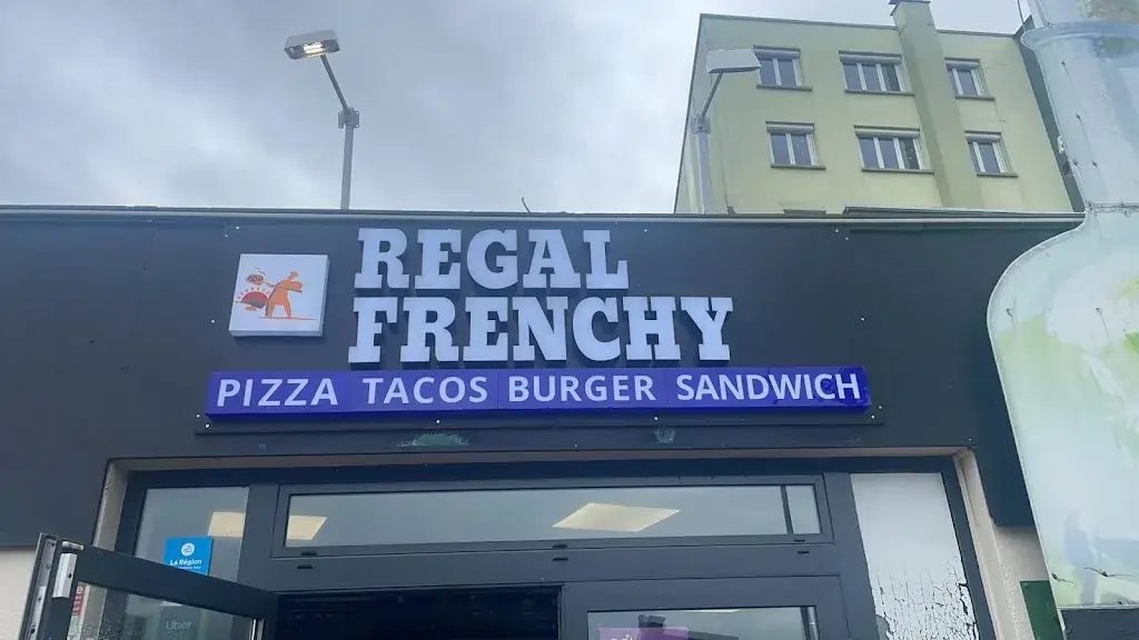 Regal Frenchy Saint Etienne, Saint-Priest en Jarez - Pizzas & Tacos restaurante en Saint-Priest-en-Jarez