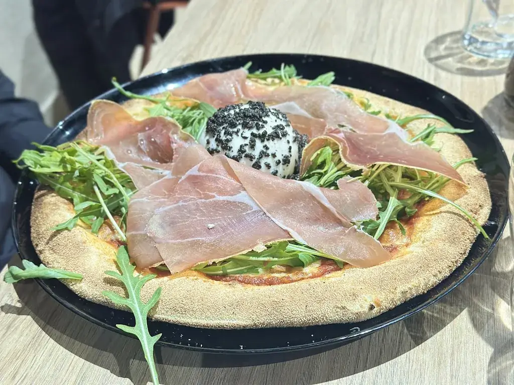 trattoria la piazza_Saint-Quentin-Fallavier_slider_image_2