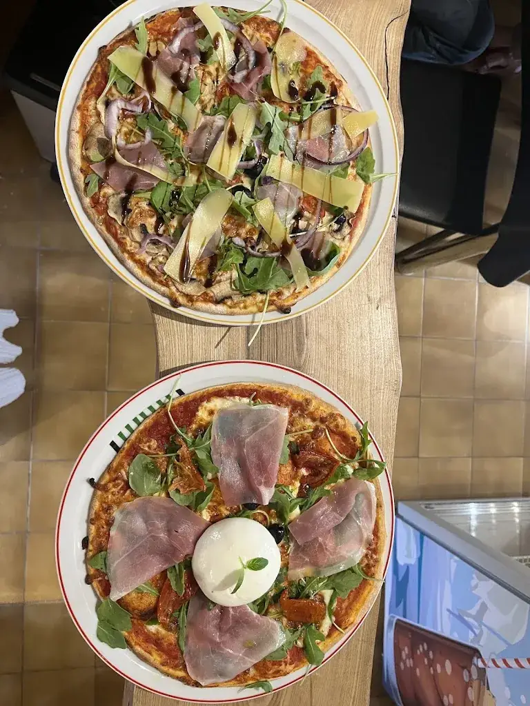 Lydia Lancon_Pizzeria le cocon_Saint-Paulien_recensione