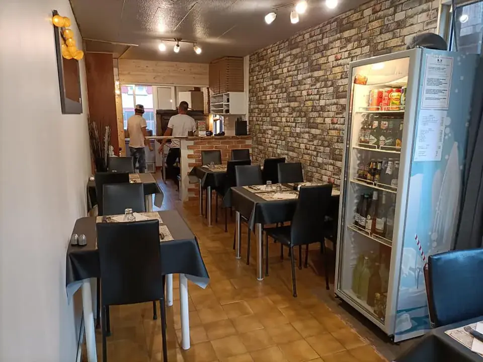 Pizzeria le cocon restaurant in Saint-Paulien